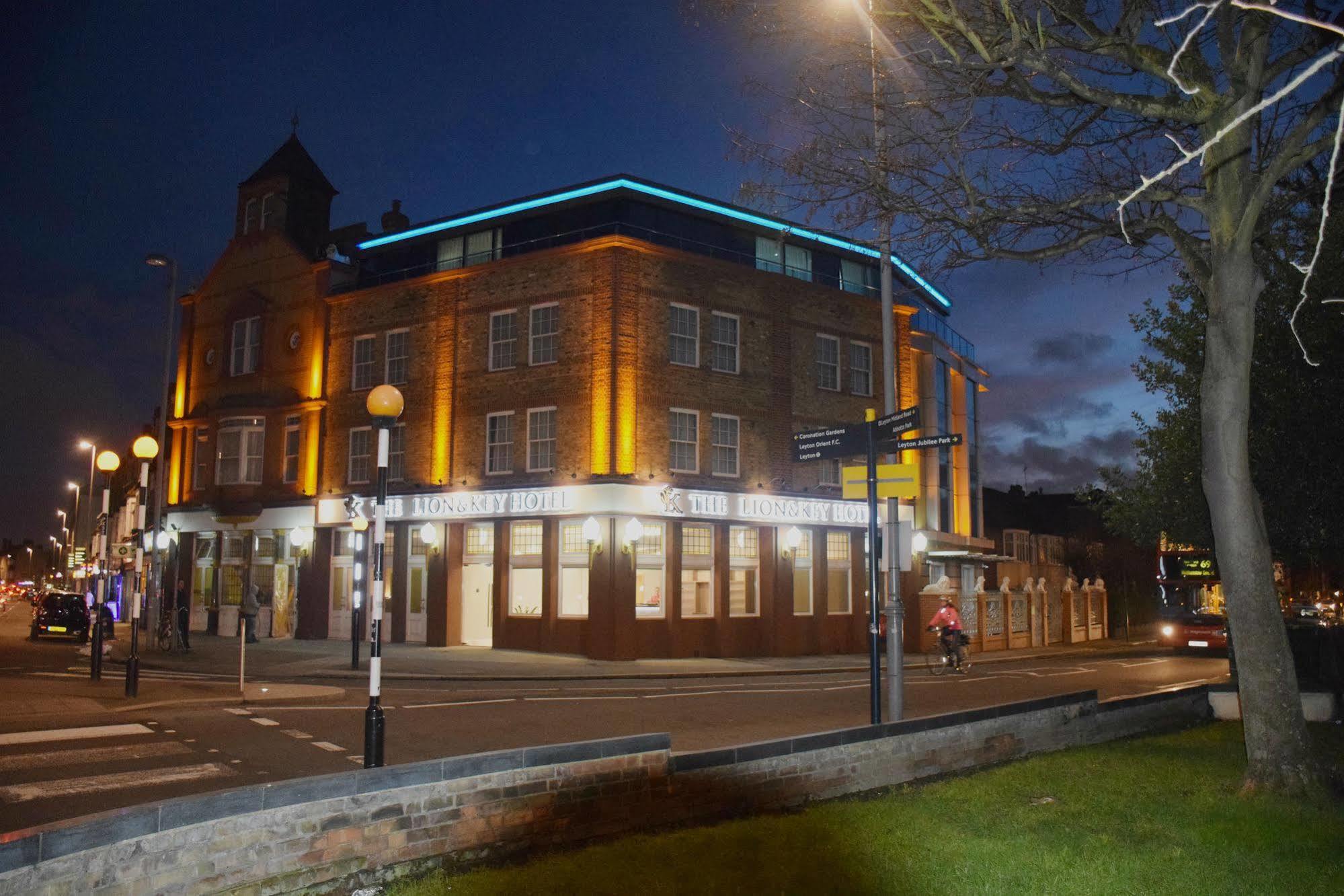 The Lion & Key Hotel Лондон Экстерьер фото
